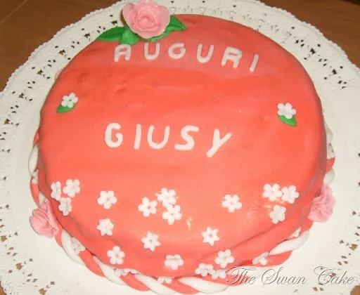 Torta compleanno in rosa