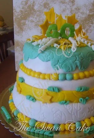 Torta tre piani gialla bianca verde