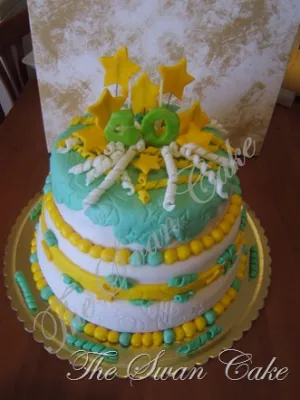 Torta tre piani gialla bianca verde
